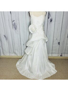 Wtoo Wedding Cotillion Dress Sz 14 Worn Once Pleated Floral Applique Sweetheart